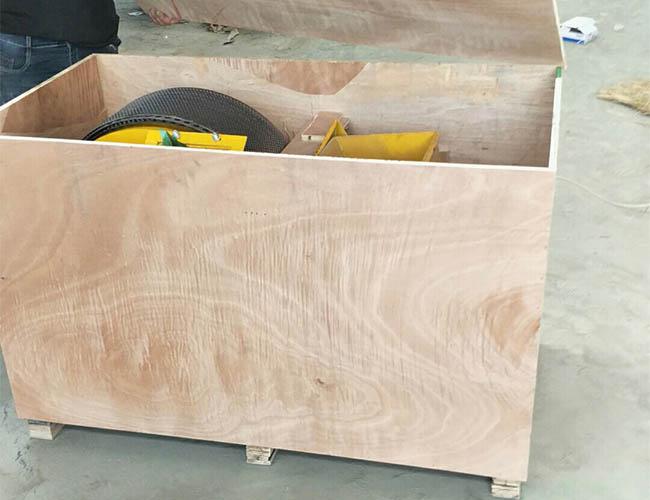 Ξύλινη μηχανή ξύλινου διαχωρισμού μηχανών πελεκιών πιάτων χάλυβα κραμάτων με τη διπλή βίδα ανοίξεων